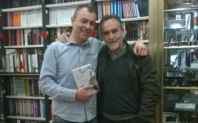 Firma del libro ‘La reina de los bucles de ceniza’ de Alonso Carretero